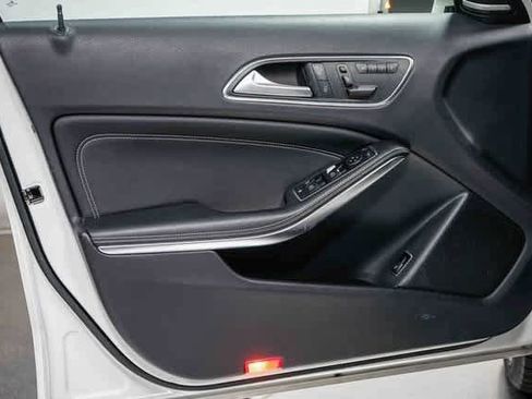 Used 2015 Mercedes-Benz GLA 250 4MATIC image 19