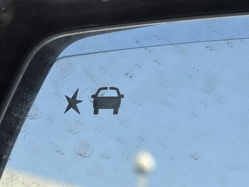 Used 2017 GMC Yukon XL Denali w/ Open Road Package image 18