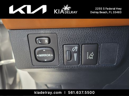 Used 2018 Toyota RAV4 SE w/ Power Extra Value Package image 26