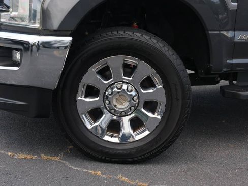 Used 2017 Ford F350 Lariat w/ Lariat Ultimate Package AWD/4WD image 33