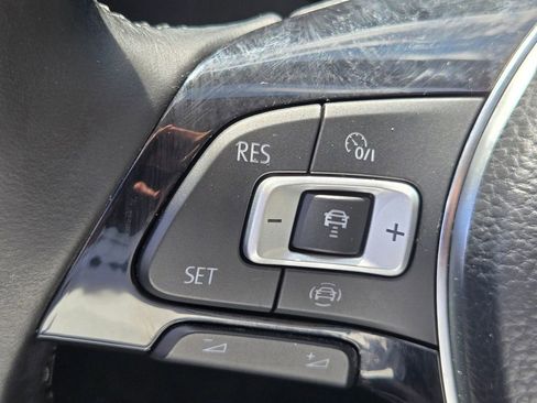 Used 2019 Volkswagen Jetta SEL Premium image 26