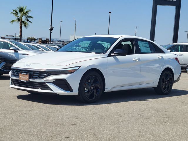 New 2026 Hyundai Elantra SEL Sport FWD image 2
