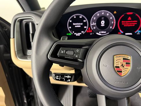 New 2025 Porsche Cayenne Coupe image 37