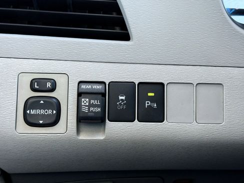 Used 2013 Toyota Sienna XLE w/ Premium Pkg image 37