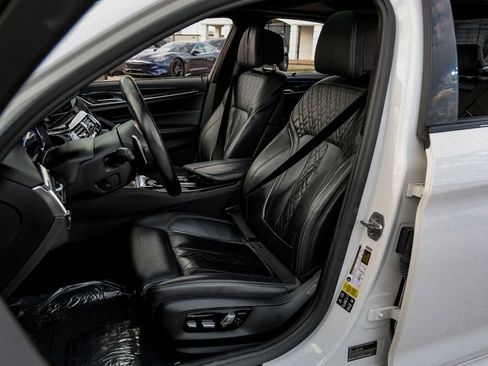 Used 2018 BMW 540i xDrive w/ M Sport Package image 41