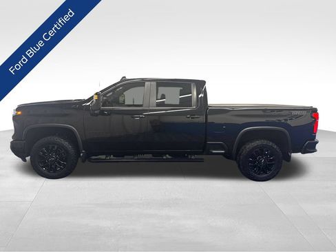 Used 2025 Chevrolet Silverado 2500 LT w/ Trail Boss Package AWD/4WD image 2