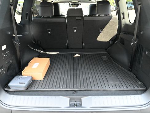 Used 2025 Lexus LX 600 4WD w/ Accessory Package (2T) image 48