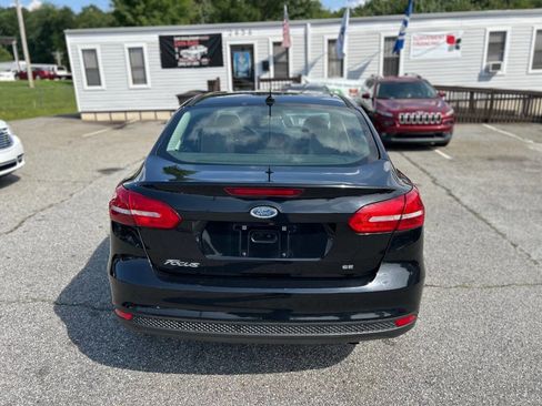 Used 2017 Ford Focus SE image 8