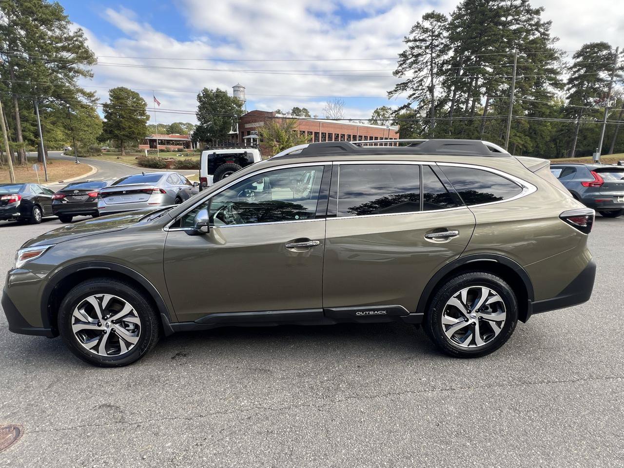 Used 2021 Subaru Outback Touring XT AWD/4WD image 2