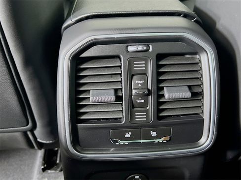 New 2026 Porsche Macan image 27