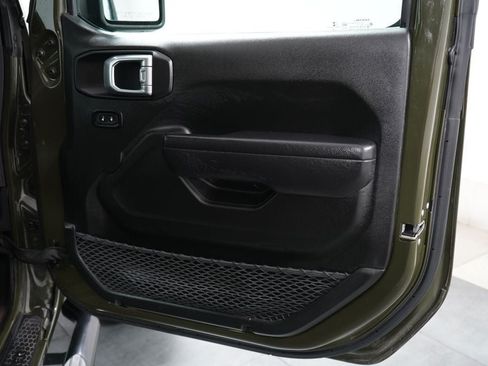 Used 2022 Jeep Gladiator Sport AWD/4WD image 29