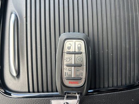 New 2026 Chrysler Pacifica Limited w/ Trailer Tow Group FWD image 22
