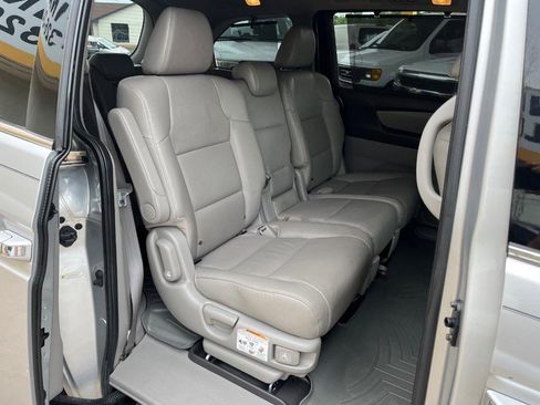 Used 2013 Honda Odyssey Touring image 11