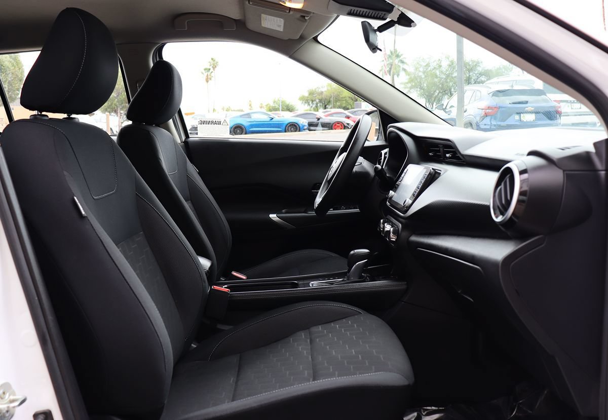 Used 2023 Nissan Kicks SV FWD image 34
