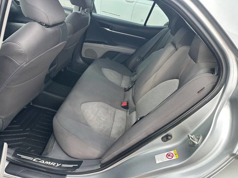 Used 2018 Toyota Camry LE image 8