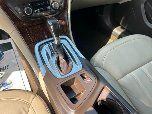 Used 2012 Buick Regal Leather FWD image 20