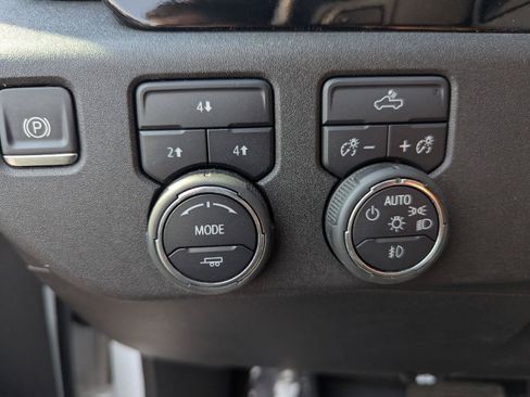 Used 2025 Chevrolet Silverado 2500 LT w/ Convenience Package AWD/4WD image 21