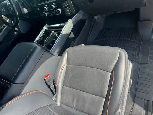 Used 2025 Ford F250 Lariat w/ Black Appearance Package AWD/4WD image 15