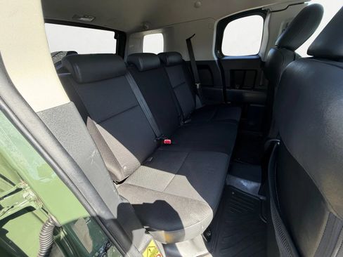 Used 2011 Toyota FJ Cruiser 4WD w/ Convenience Pkg image 22