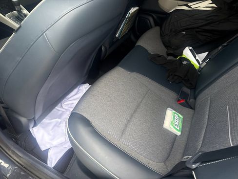Used 2020 Hyundai Venue FWD image 26