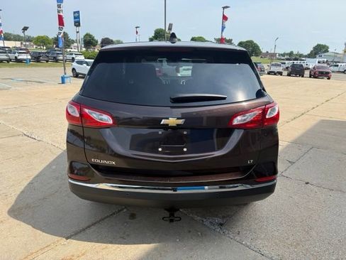 Used 2020 Chevrolet Equinox LT w/ Driver Convenience Package FWD image 4