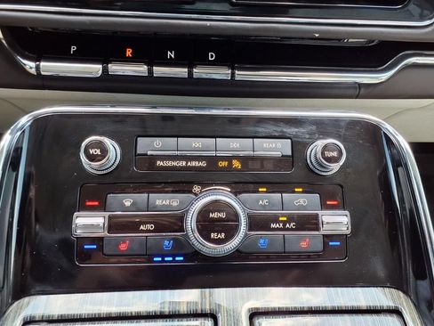 Used 2024 Lincoln Navigator Black Label AWD/4WD image 12