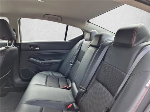 Used 2024 Nissan Altima 2.5 SR FWD image 14
