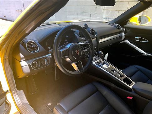 Certified 2024 Porsche 718 Boxster RWD image 4