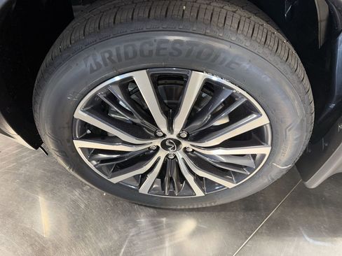 Certified 2025 INFINITI QX60 Autograph w/ Cargo Package image 10