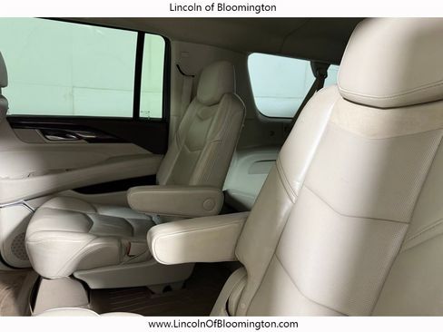 Used 2015 Cadillac Escalade ESV Luxury image 45