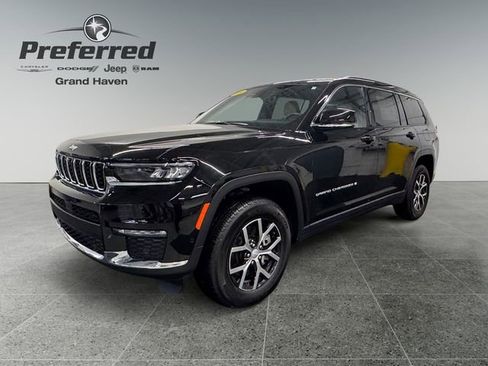 Used 2024 Jeep Grand Cherokee L Limited w/ Luxury Tech Group II image 10