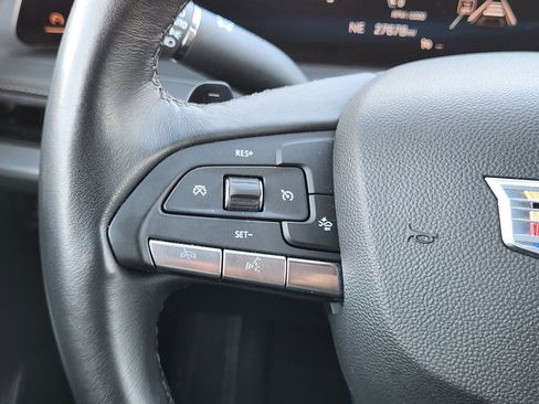 Used 2025 Cadillac XT4 Premium Luxury image 29