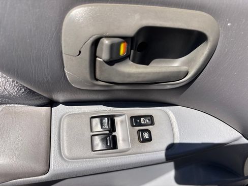 Used 2003 Toyota Sienna LE w/ Symphony Pkg FWD image 19
