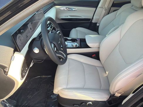 Used 2026 Genesis GV70 2.5T image 9