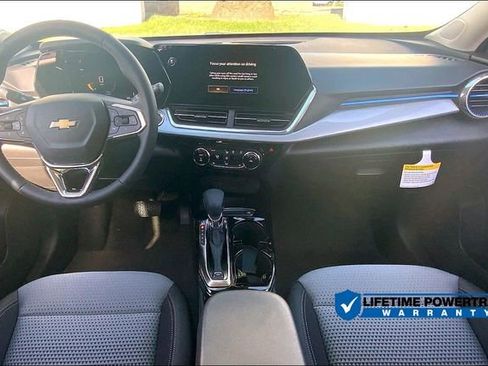 New 2025 Chevrolet Trax LT w/ Driver Confidence Package FWD image 6