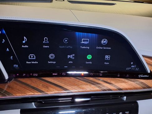 Certified 2024 Cadillac Escalade Premium Luxury Platinum image 4