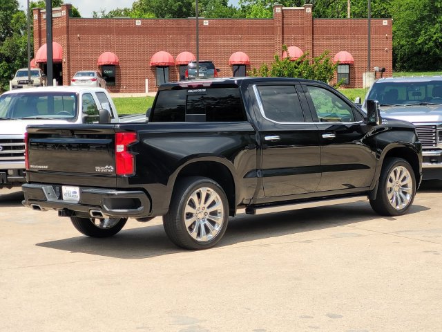 Used 2021 Chevrolet Silverado 1500 High Country w/ Technology Package AWD/4WD image 4