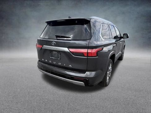 Used 2023 Toyota Sequoia Capstone AWD/4WD image 5