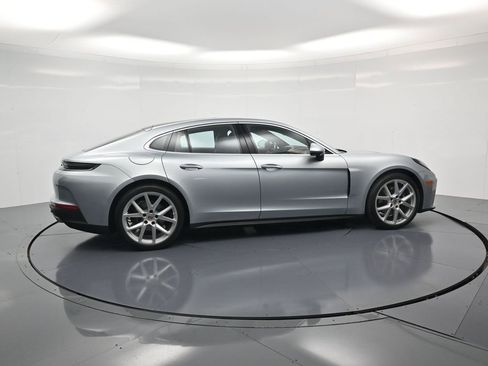 Certified 2025 Porsche Panamera 4 AWD/4WD image 38