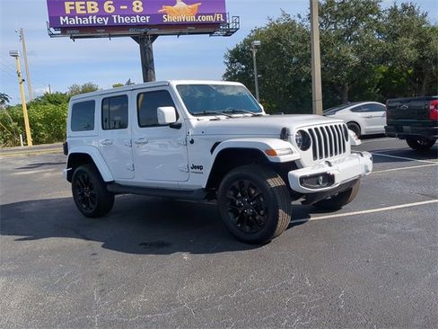 Used 2022 Jeep Wrangler Unlimited Sahara image 4