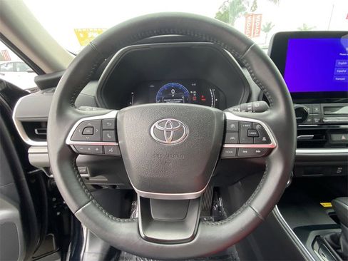 Certified 2025 Toyota Grand Highlander XLE image 24