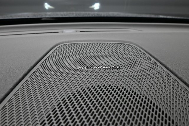 New 2027 Volvo XC60 B5 Plus AWD/4WD image 30
