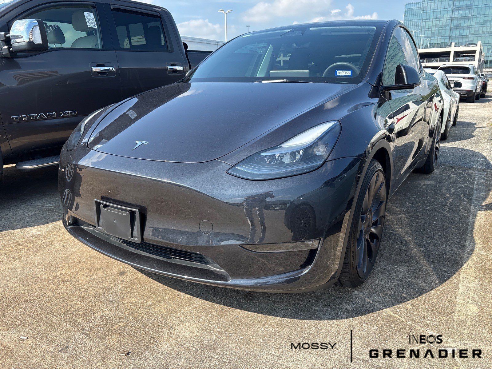 Used 2025 Tesla Model Y Performance AWD/4WD image 2