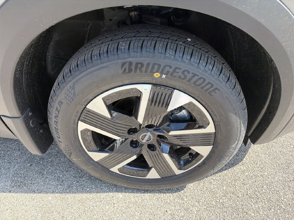 Certified 2026 Nissan Kicks SV w/ SV Premium Package AWD/4WD image 16