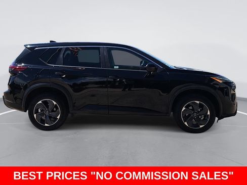 Used 2024 Nissan Rogue SV AWD/4WD image 2