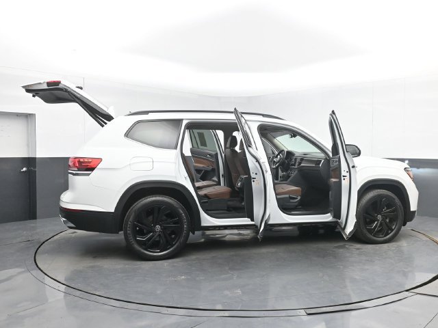 Used 2023 Volkswagen Atlas SE FWD image 52