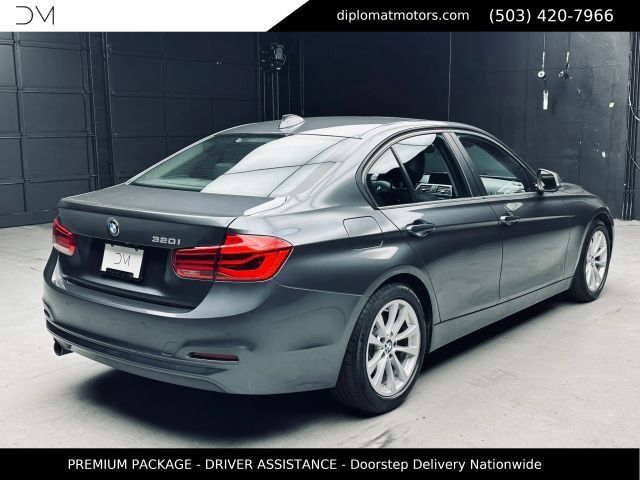 Used 2017 BMW 320i Sedan RWD image 7