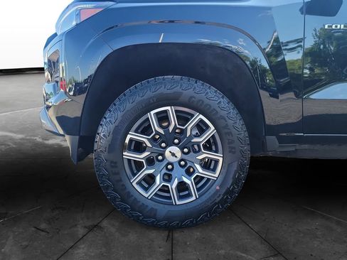 Used 2025 Chevrolet Colorado Z71 AWD/4WD image 14