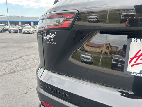 Used 2025 Chevrolet Equinox RS image 16