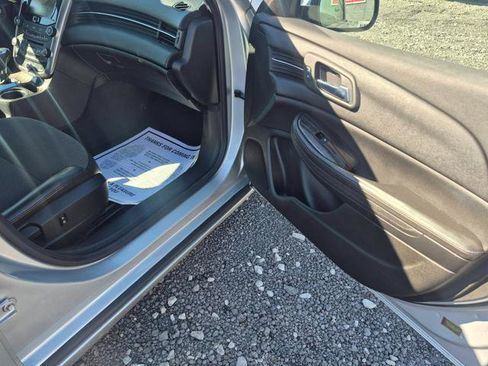 Used 2016 Chevrolet Malibu LT image 12